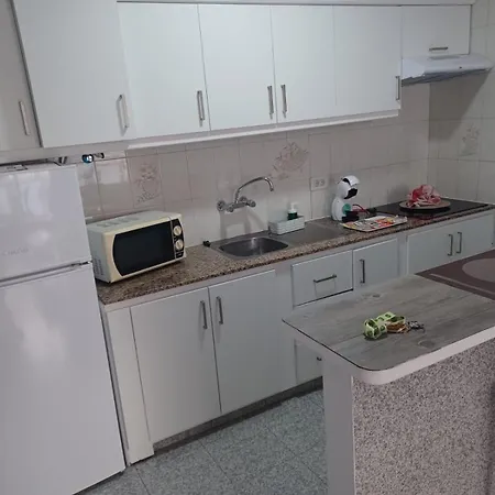 A 50 Metros De La Playa